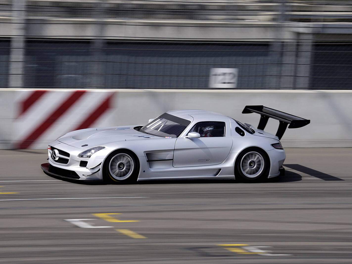 Mercedes-Benz SLS AMG GT3 (2011-2012),  ajouté par fox58