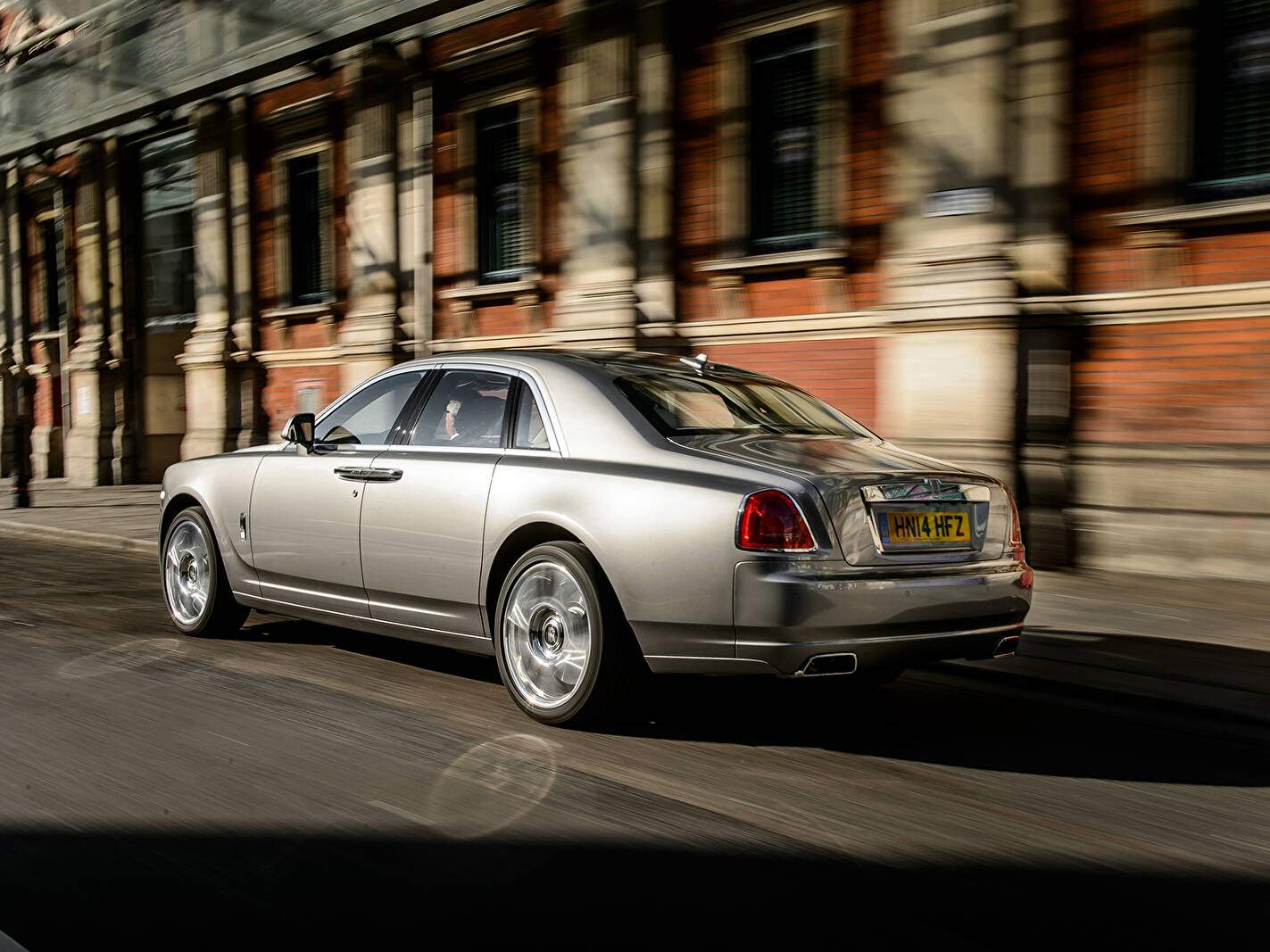 Rolls-Royce Ghost Séries II (2014),  ajouté par fox58