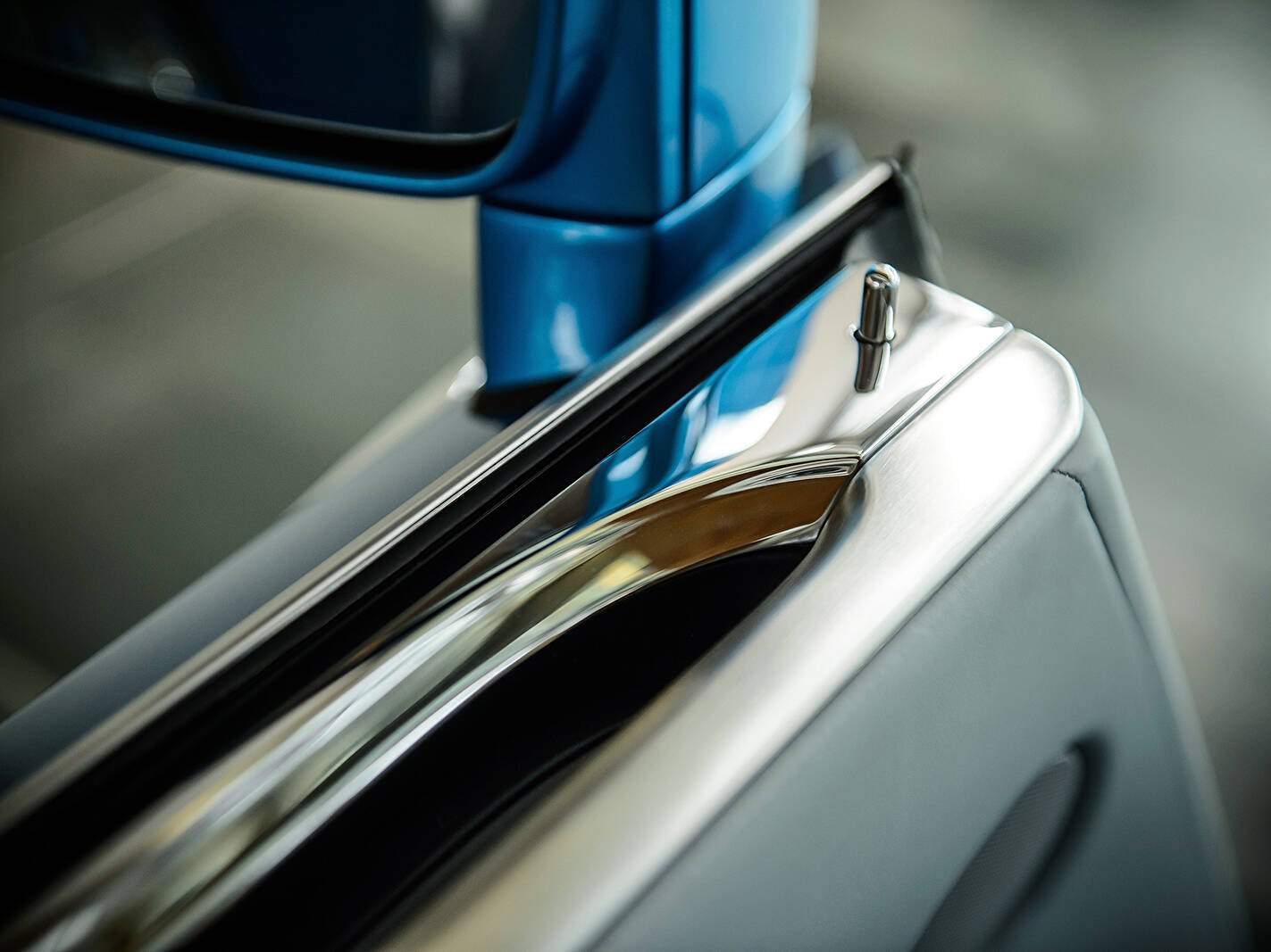 Rolls-Royce Phantom VII Séries II Drophead Coupé « Waterspeed Collection » (2014),  ajouté par fox58