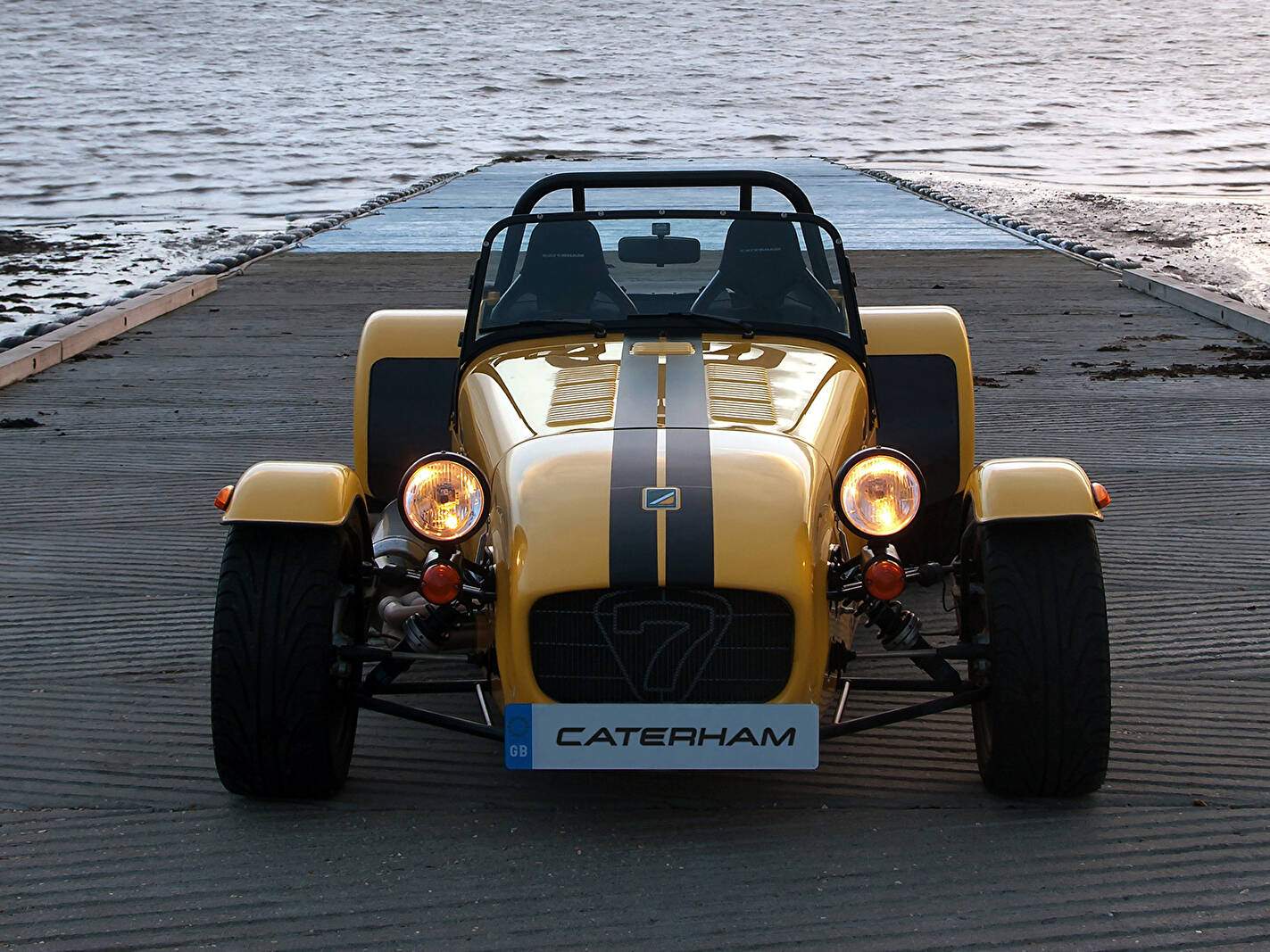 Caterham Seven 360 (2015),  ajouté par fox58