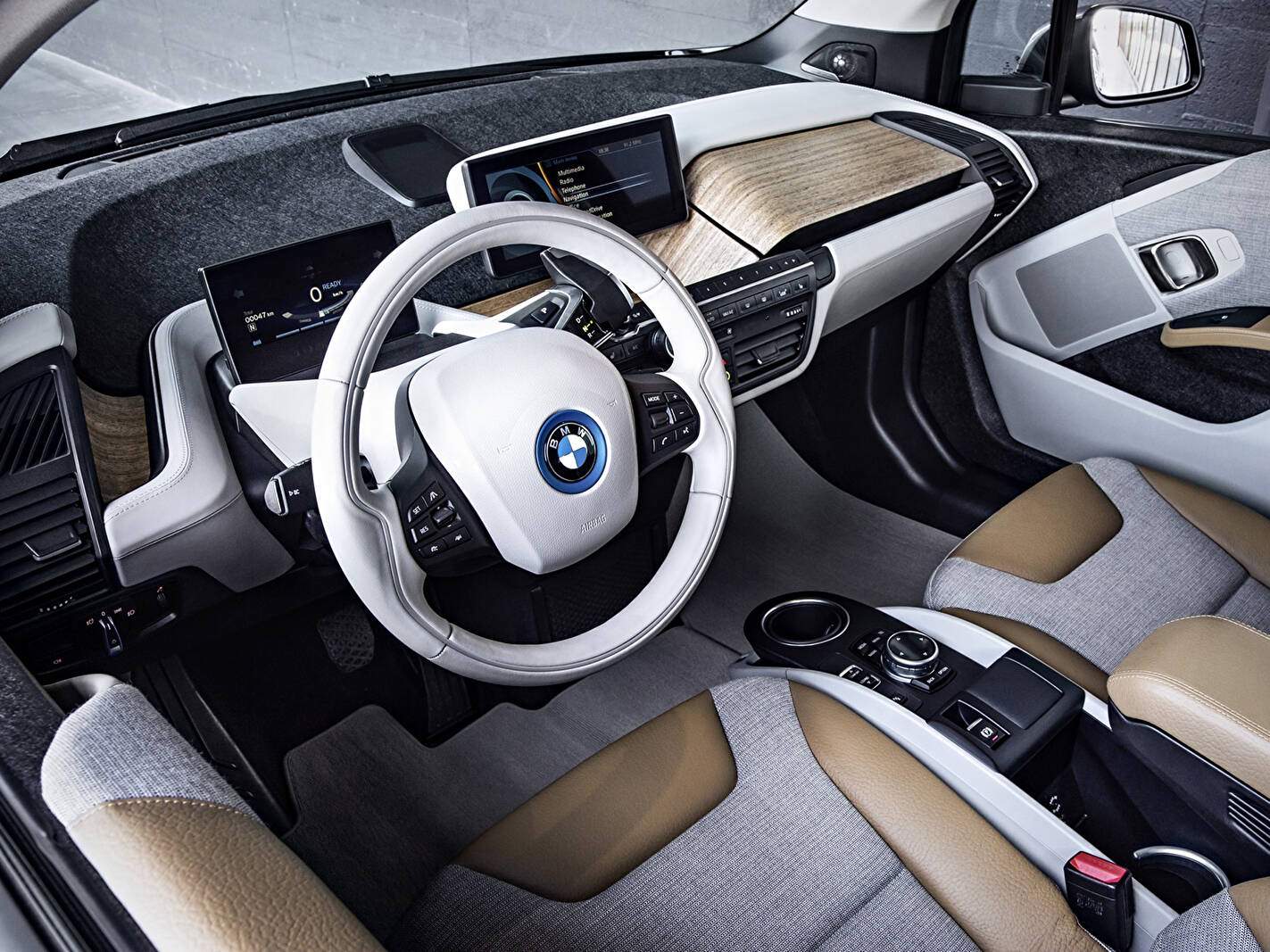 BMW i3 60 Ah (I01) (2013-2017),  ajouté par fox58