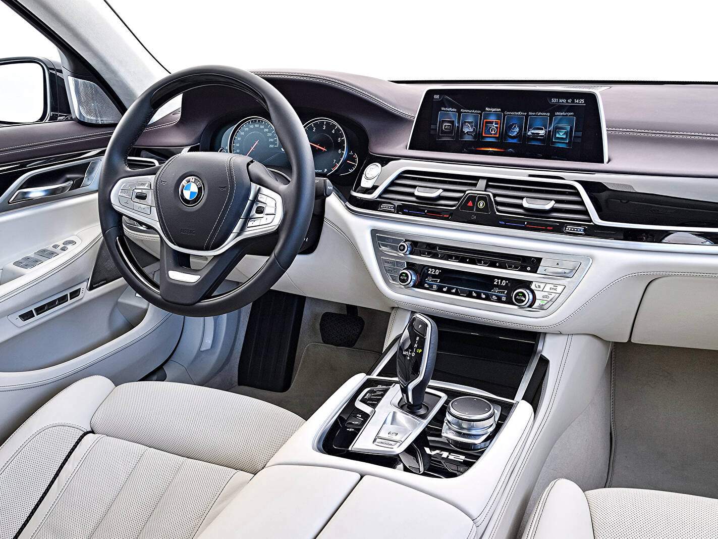 BMW M760Li (G12) « Excellence » (2016-2019),  ajouté par fox58
