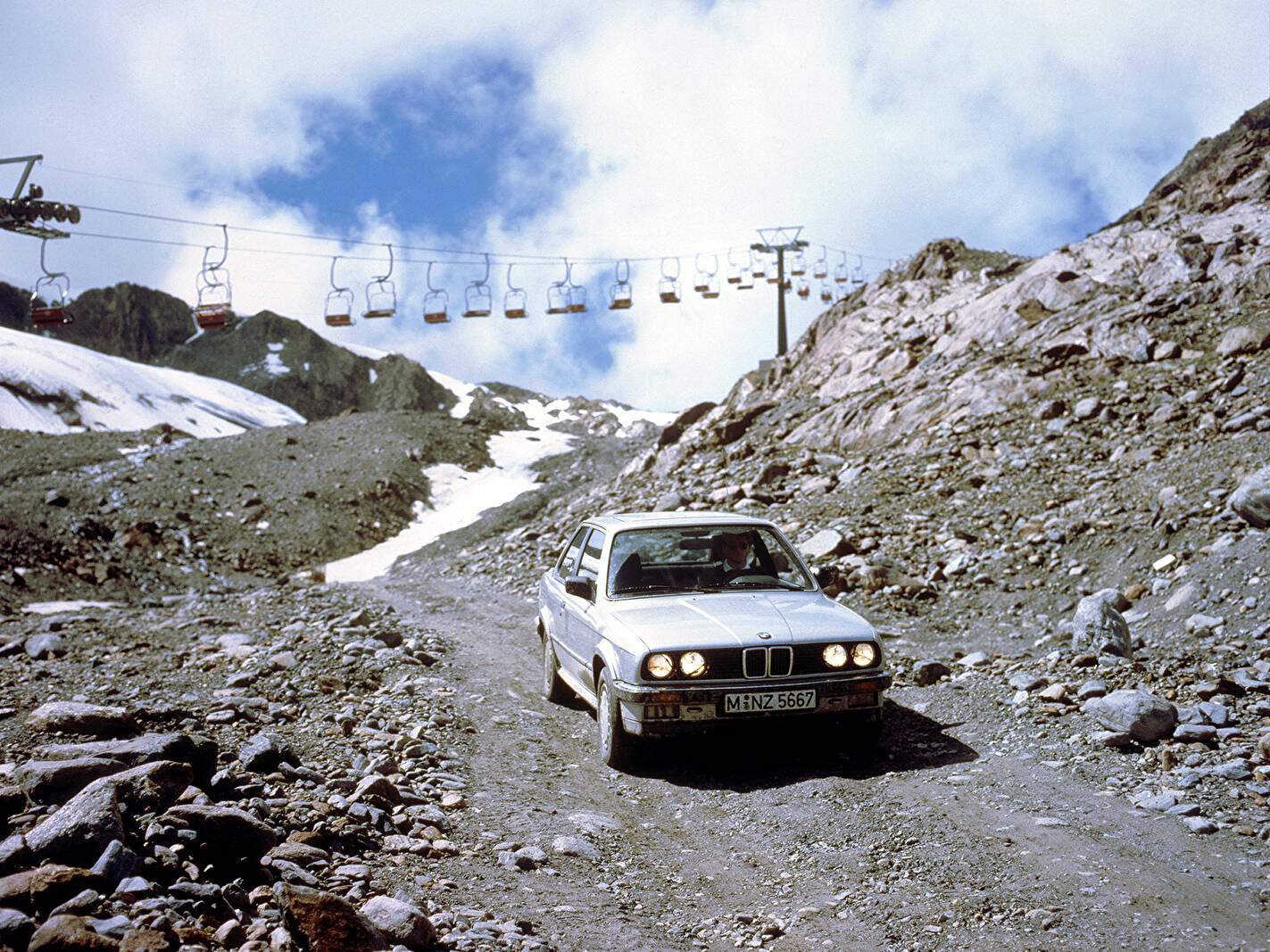 BMW 325i (E30) (1986-1991),  ajouté par fox58