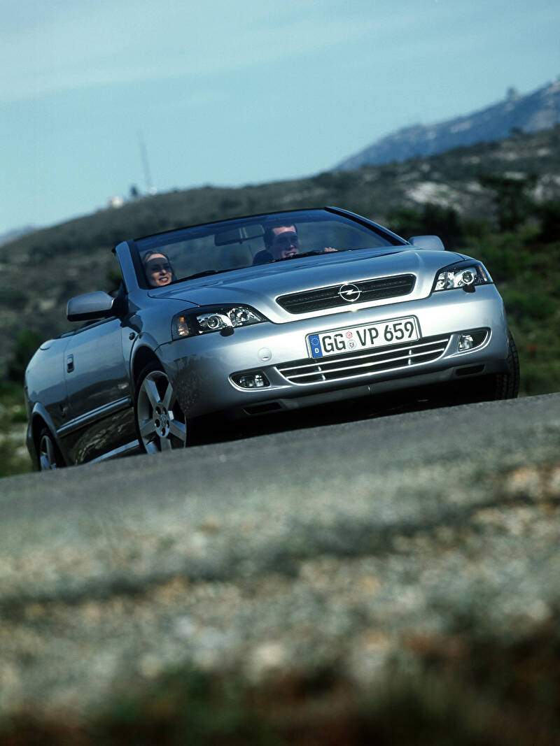 Opel Astra II Cabriolet 2.0 Turbo 190 (2001-2005),  ajouté par fox58