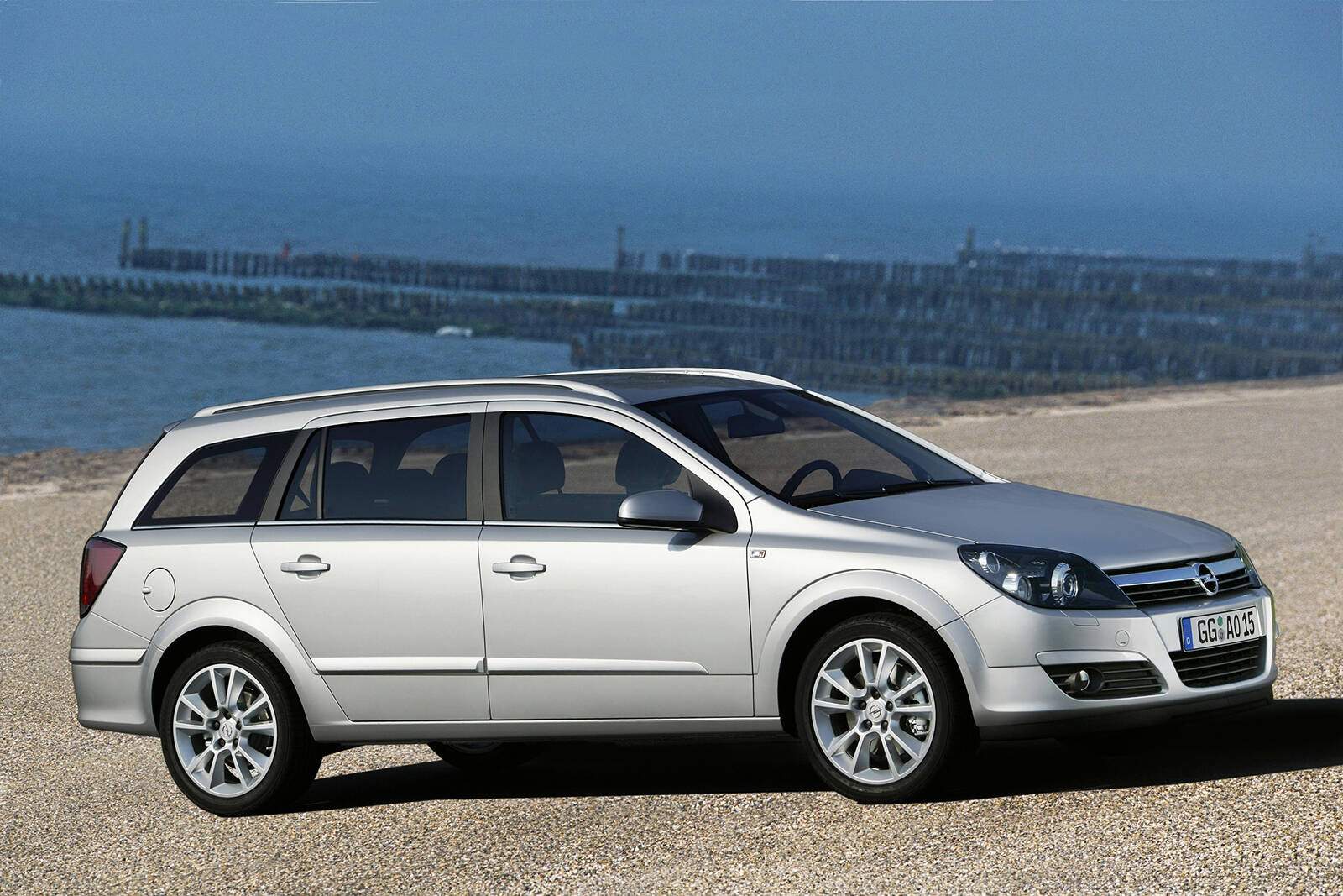 Opel Astra III Caravan 1.8 16v (2004-2006),  ajouté par fox58