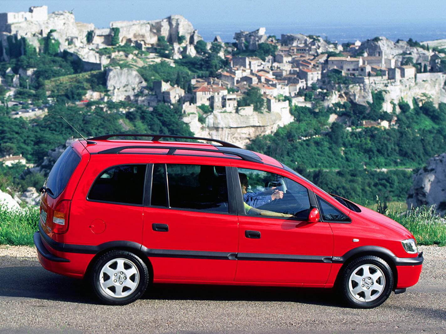 Opel Zafira 2.0 DI 16v (1999-2000),  ajouté par fox58