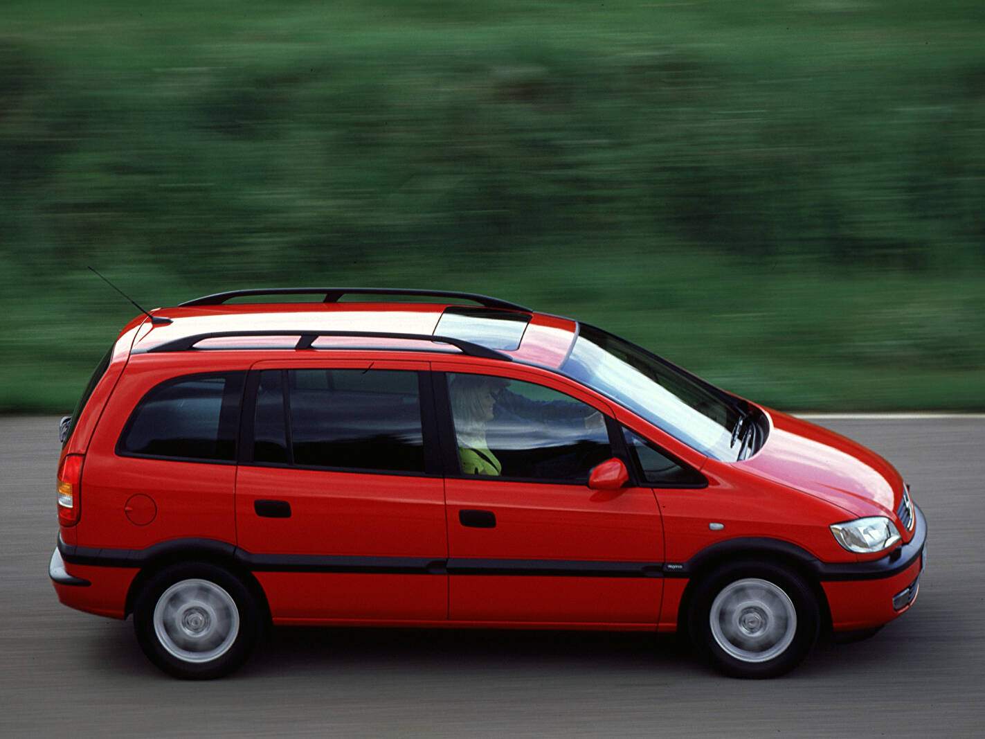 Opel Zafira 2.0 DI 16v (1999-2000),  ajouté par fox58