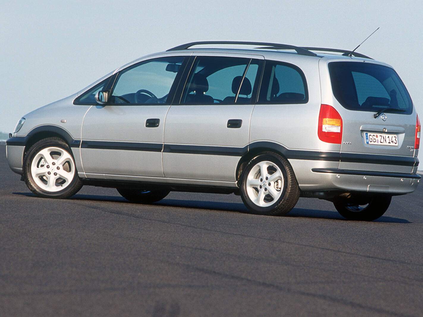 Opel Zafira 2.2 16v (2000-2005),  ajouté par fox58