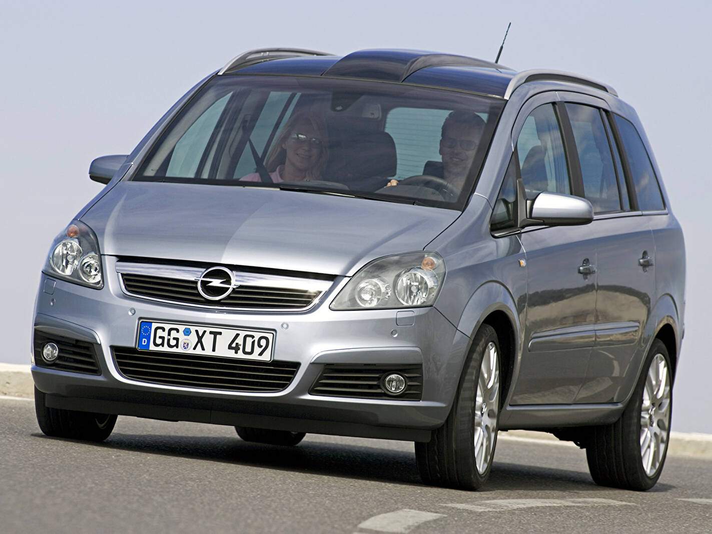 Opel Zafira II 2.0 Turbo 200 (B) (2005-2010),  ajouté par fox58
