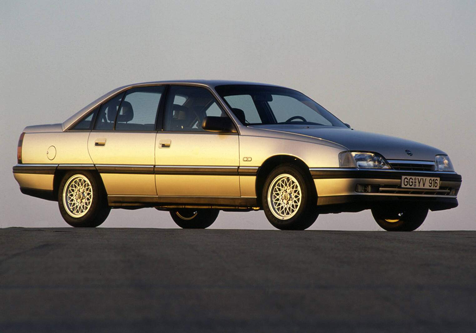 Opel Omega 2.0i (A) (1986-1993),  ajouté par fox58