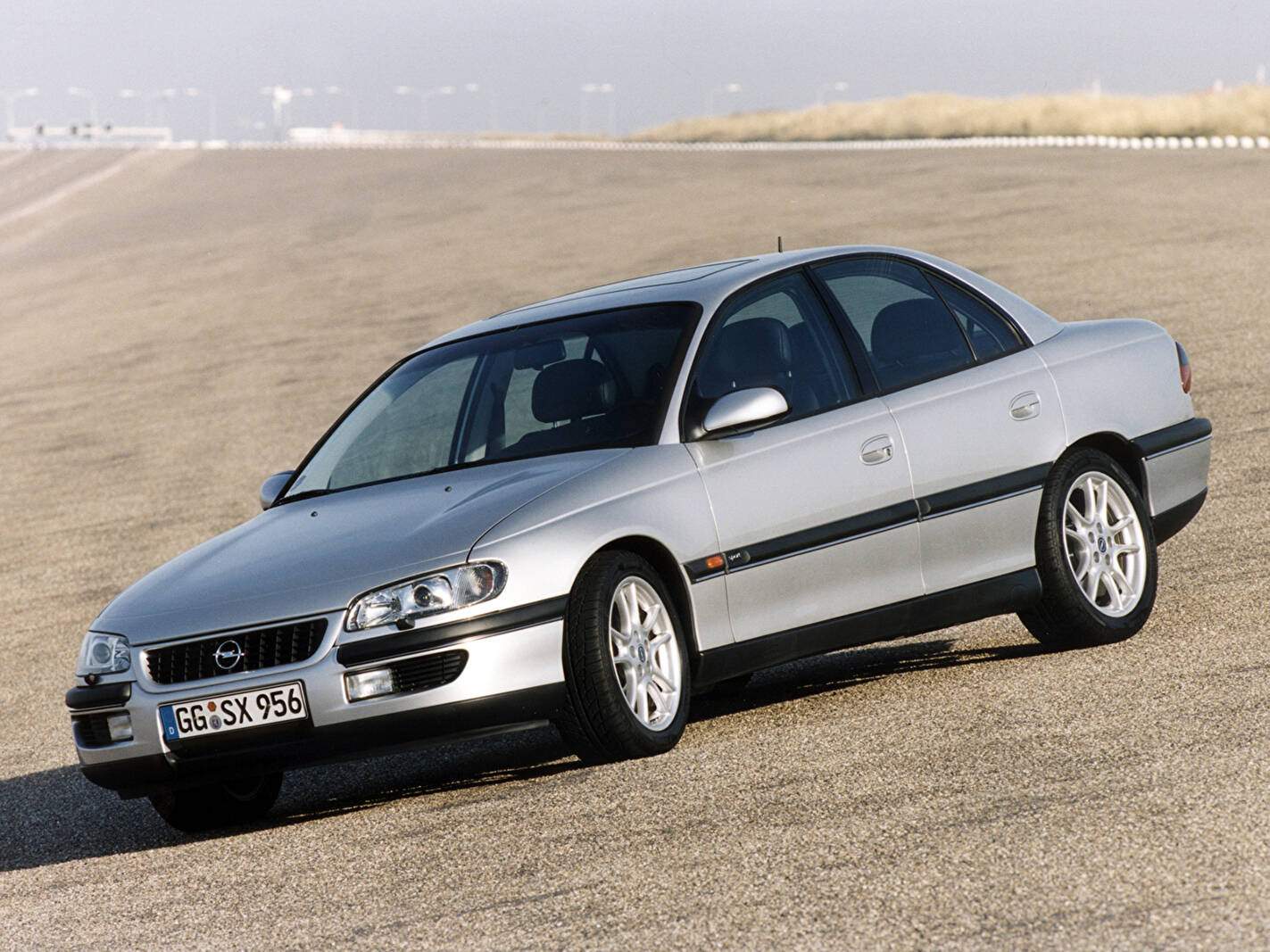 Opel Omega II 3.0 V6 (B) (1994-2000),  ajouté par fox58