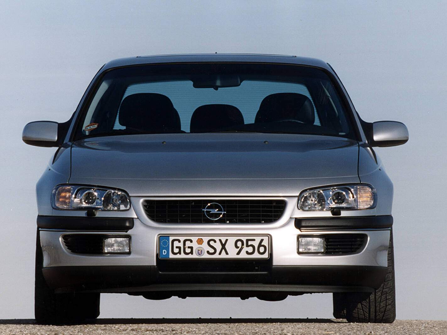 Opel Omega II 3.0 V6 (B) (1994-2000),  ajouté par fox58