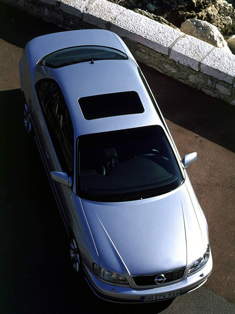 Opel Omega 5.7 V8 (2000),  ajouté par fox58