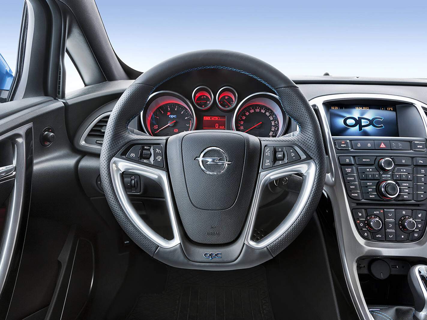 Opel Astra IV GTC OPC (J) (2012-2015),  ajouté par fox58