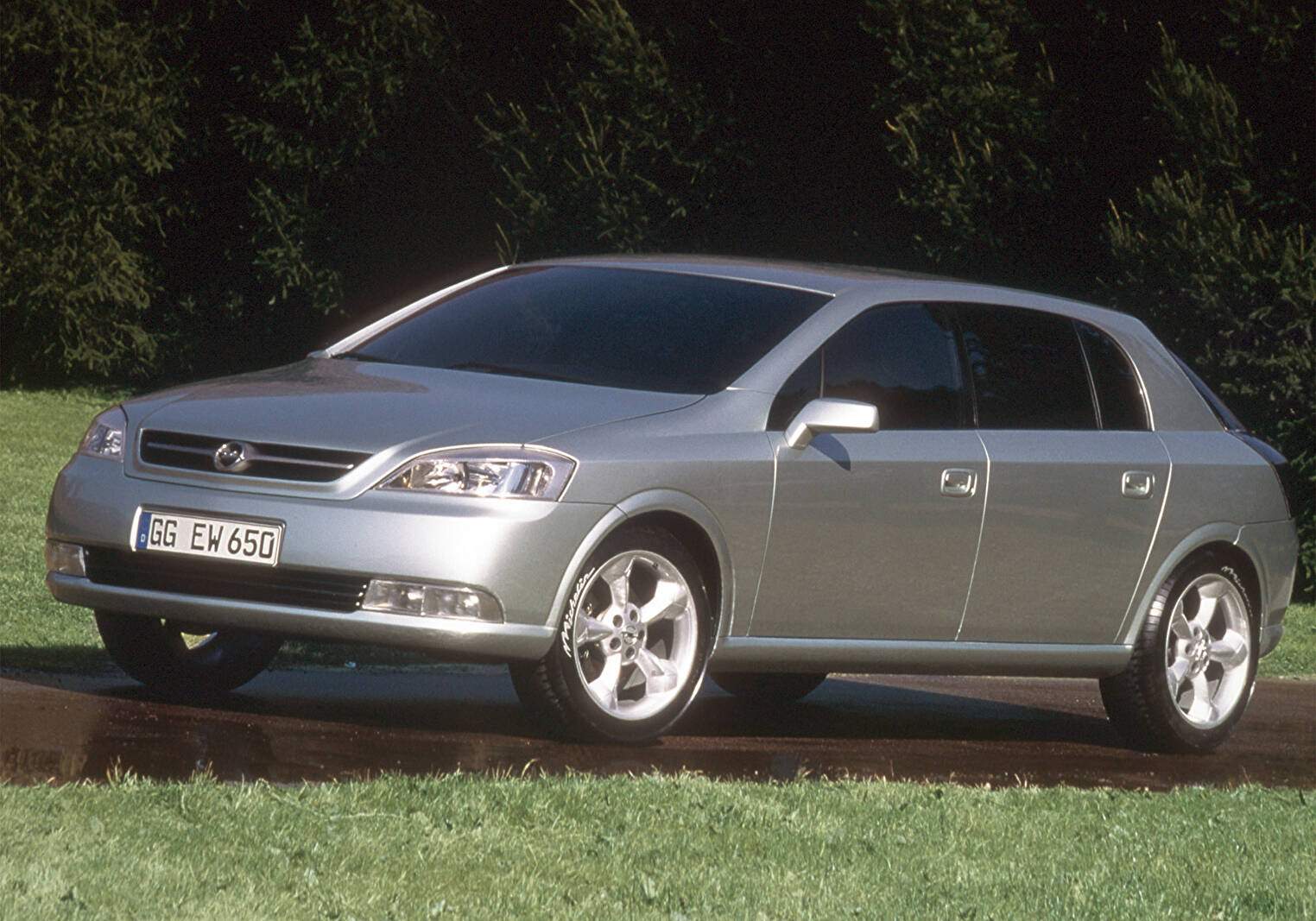 Opel Signum Concept (1997),  ajouté par fox58