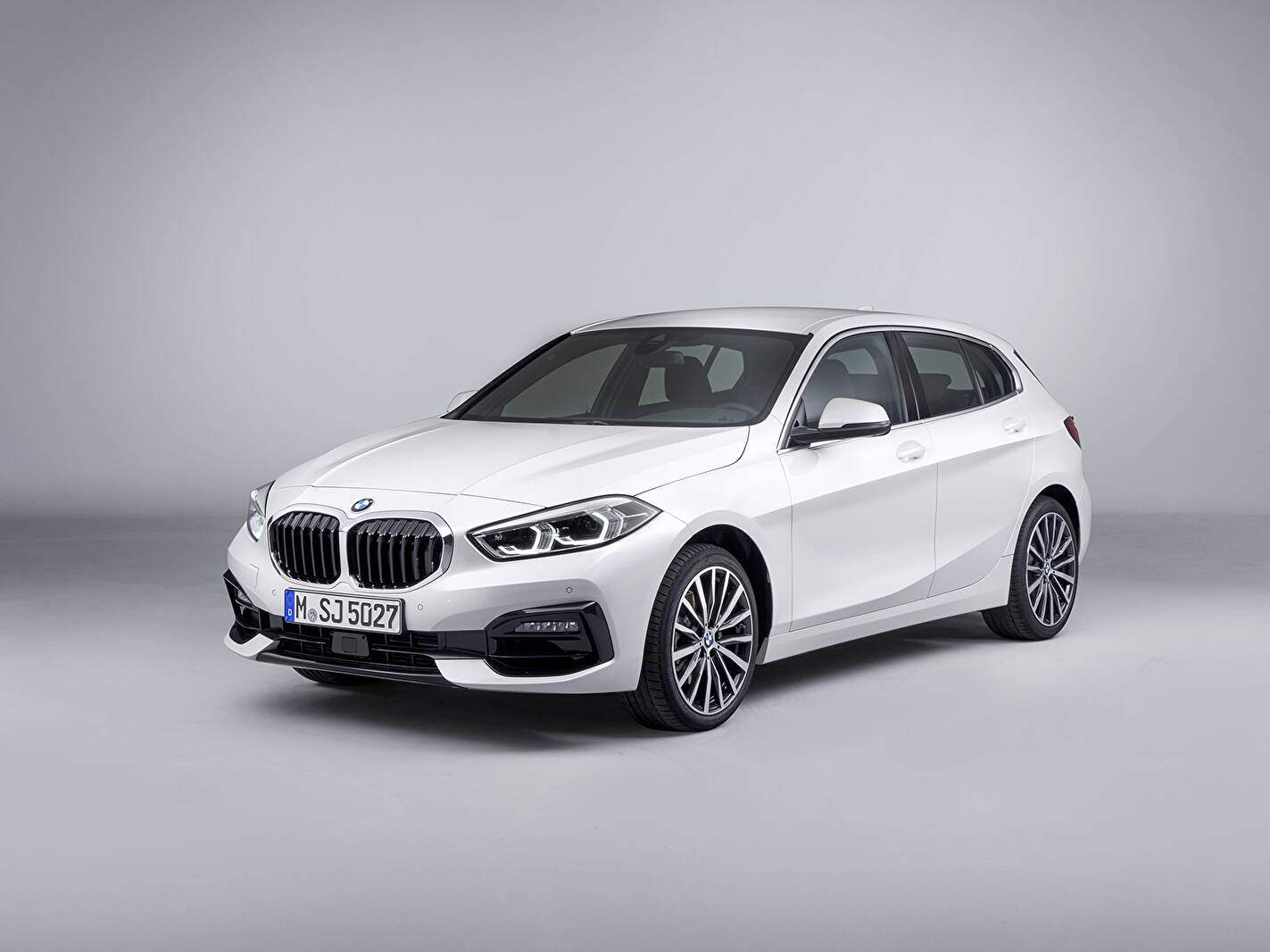 BMW 118i (F40) (2019-2020),  ajouté par fox58