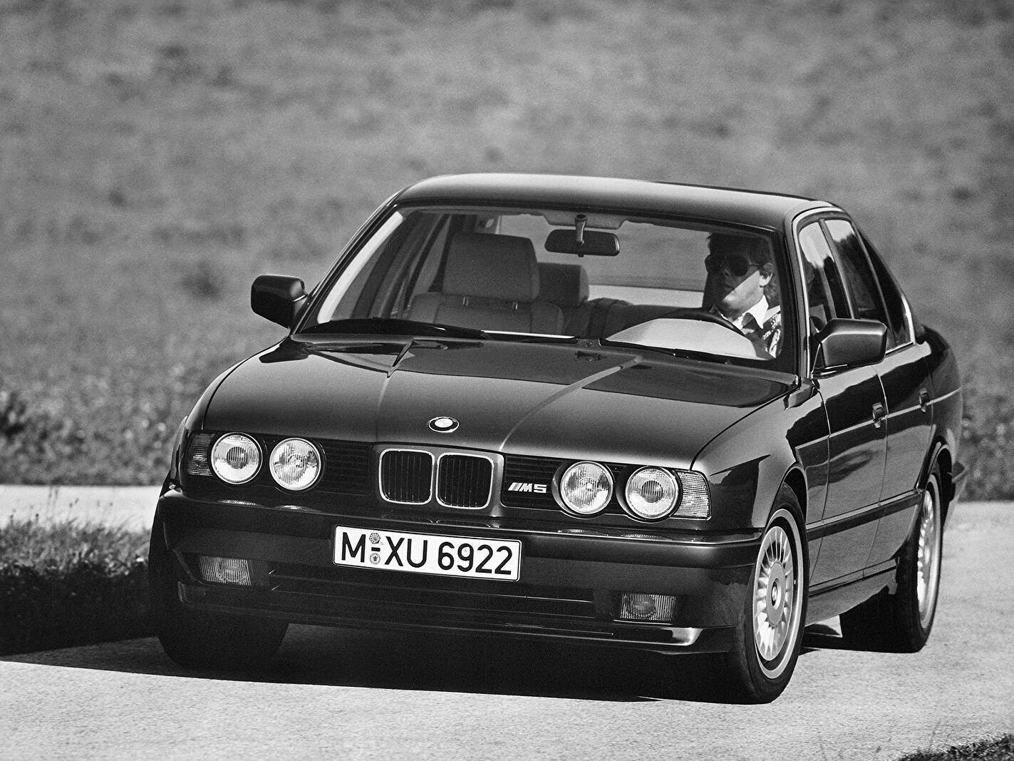 BMW M5 (E34) (1989-1992),  ajouté par fox58