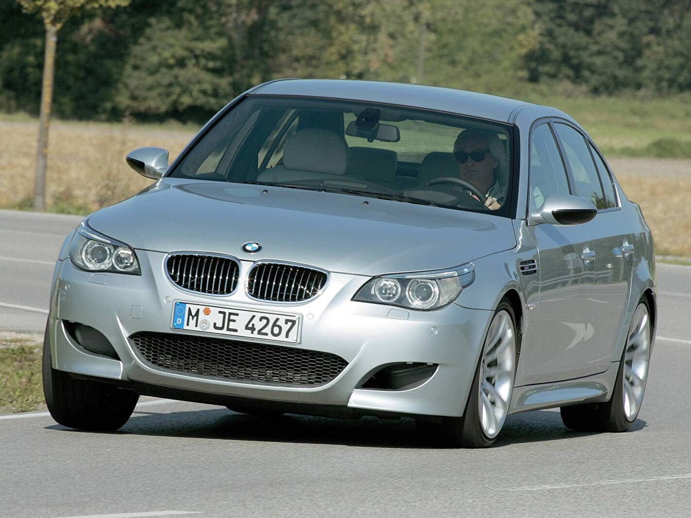BMW M5 (E60) (2004-2009),  ajouté par fox58
