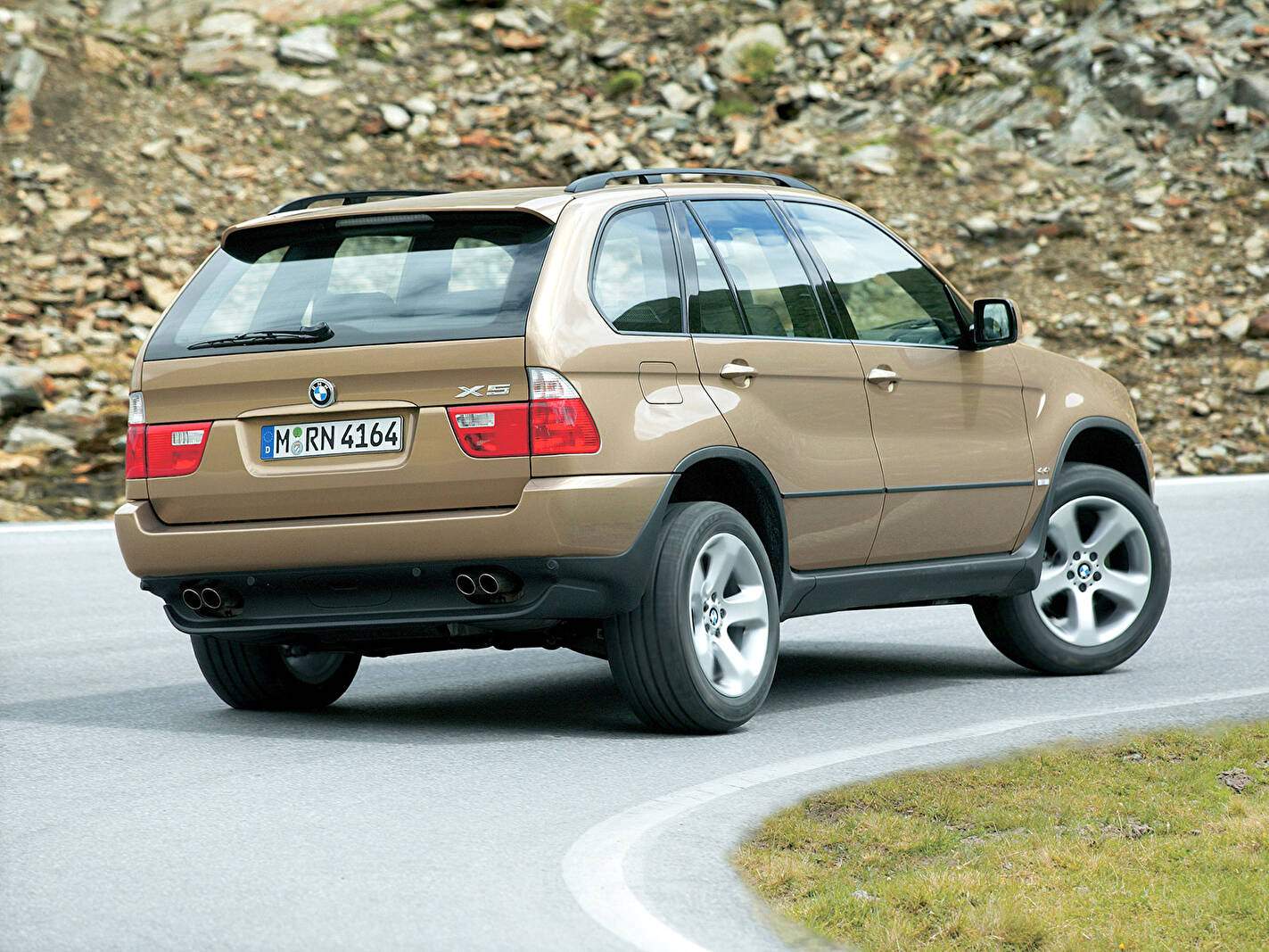 BMW X5 4.4i (E53) (2003-2006),  ajouté par fox58