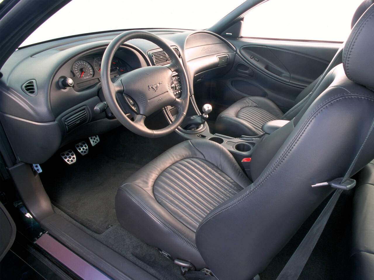 Ford Mustang IV GT « Bullitt » (2001),  ajouté par fox58