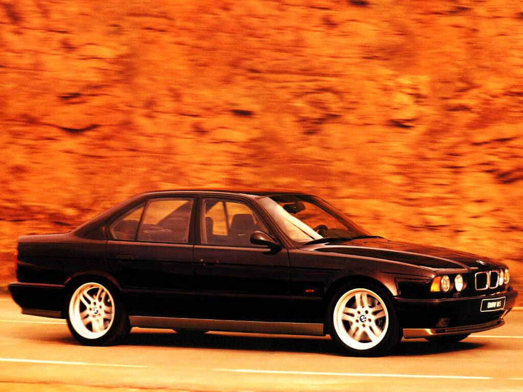 BMW M5 3.8 (E34) (1992-1995),  ajouté par fox58