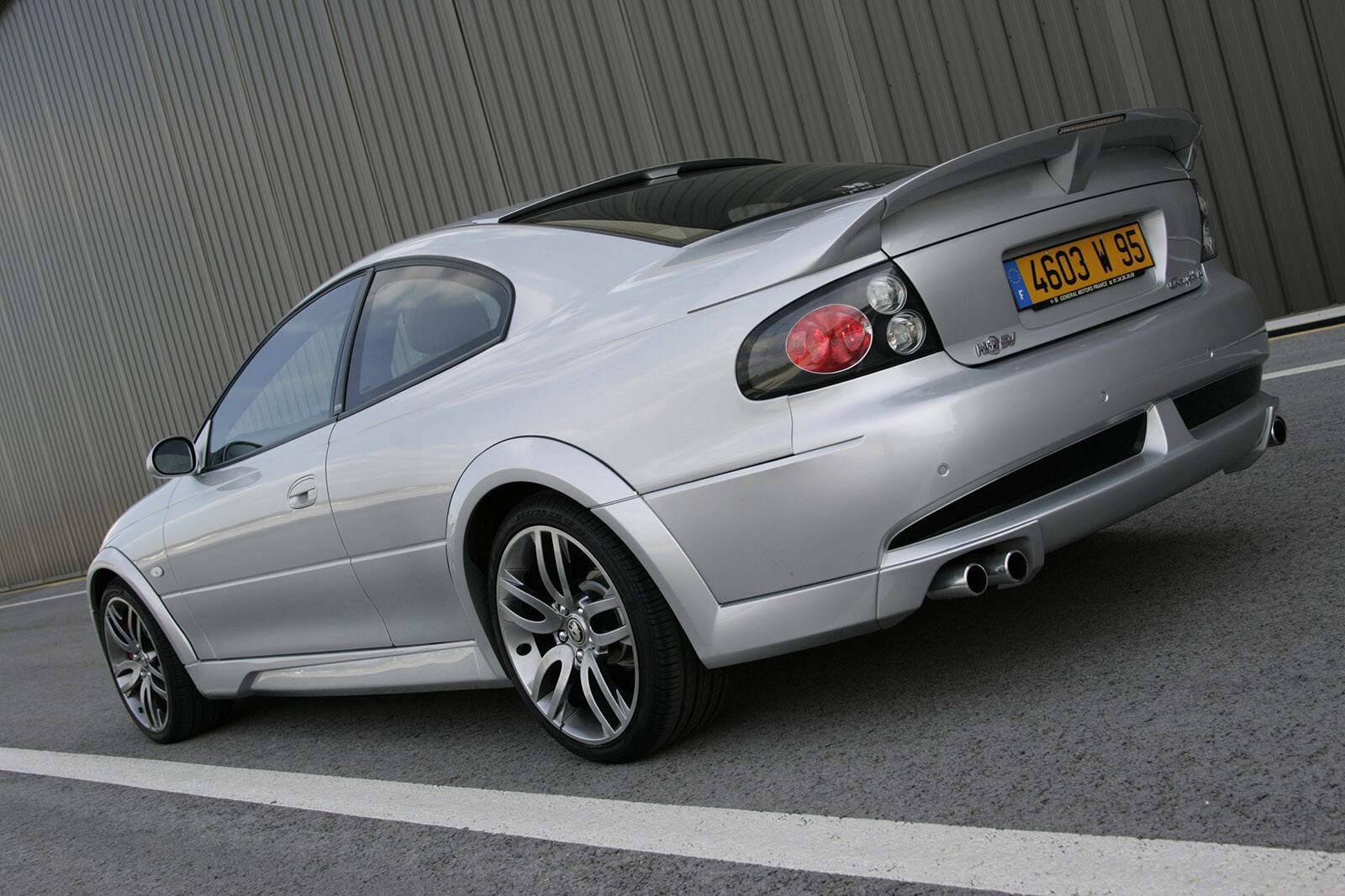 HSV Coupé 4 Concept (2003),  ajouté par fox58