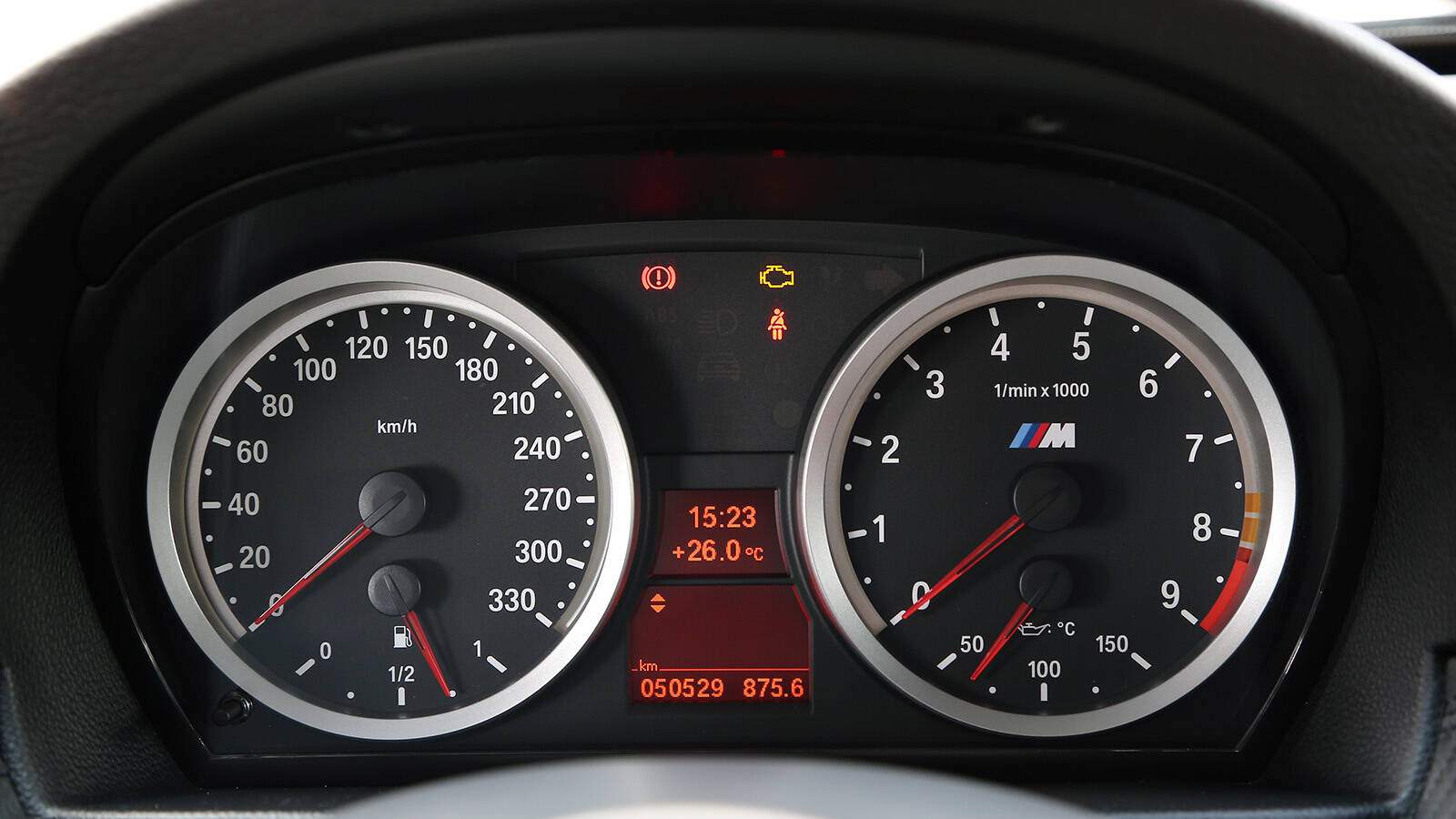 BMW M3 (E90) (2007-2011),  ajouté par fox58