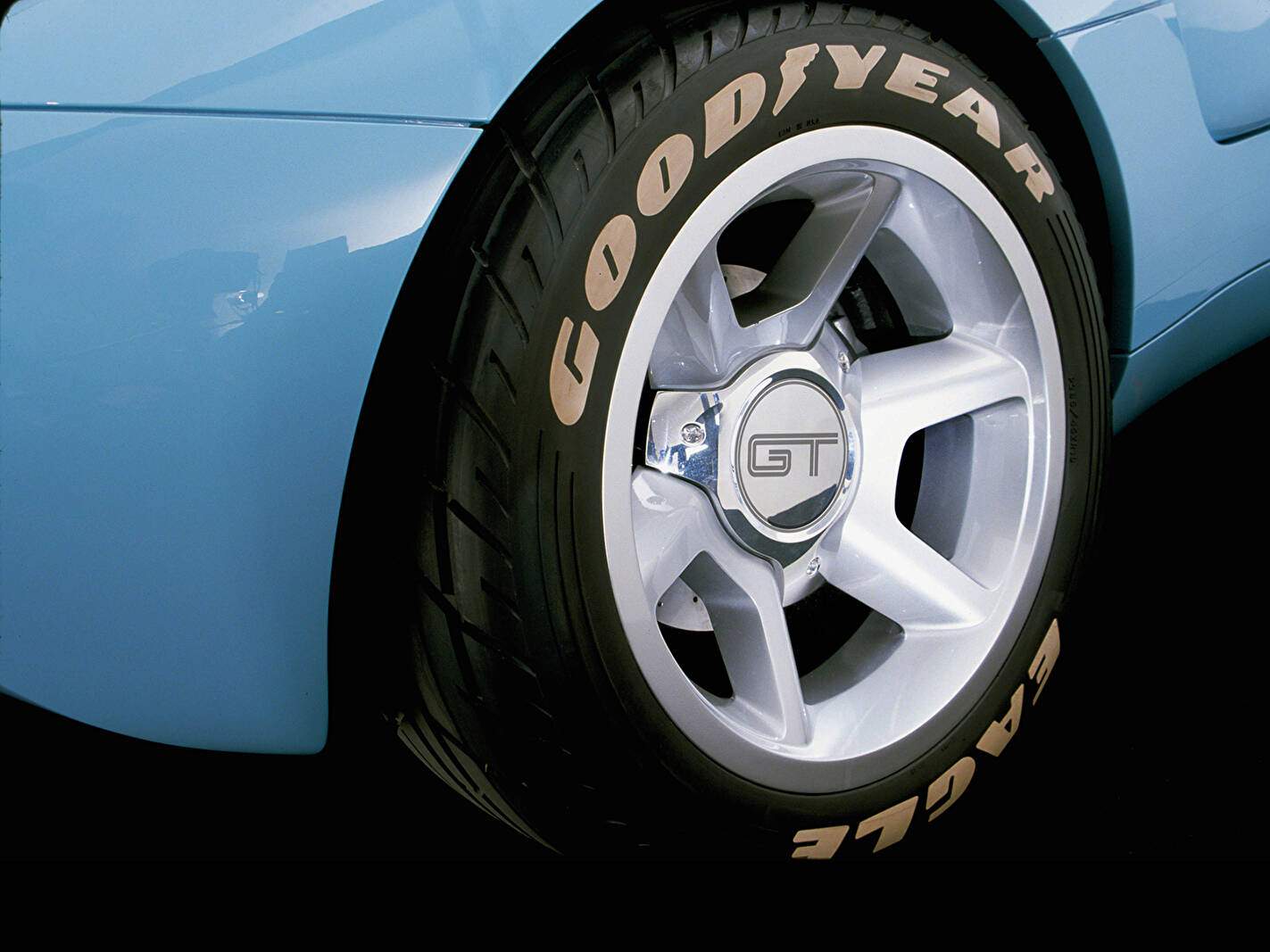 Ford GT40 Concept (2002),  ajouté par fox58