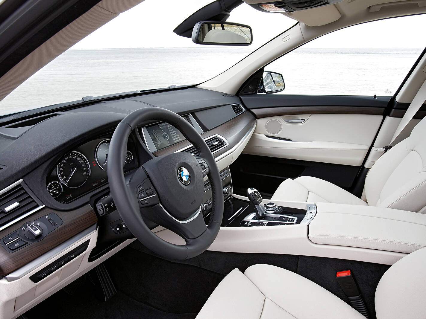 BMW 530d Gran Turismo (F07) (2009-2012),  ajouté par fox58