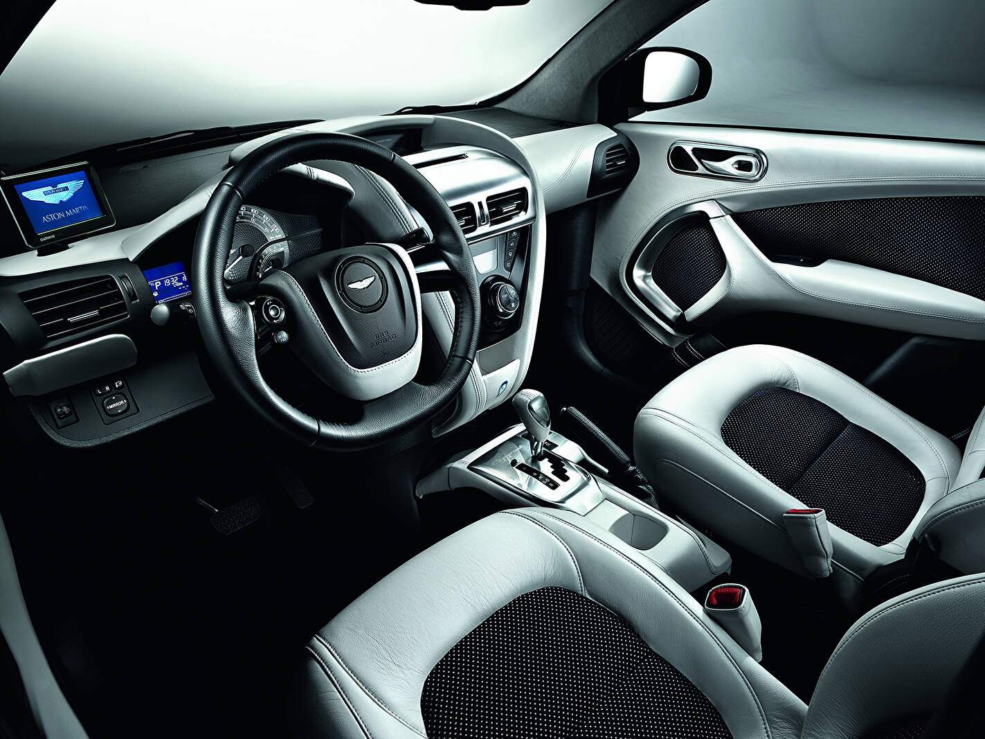 Aston Martin Cygnet « White Edition » (2011-2013),  ajouté par fox58