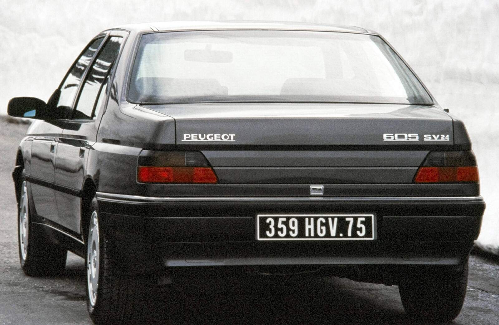 Peugeot 605 3.0 V6 24v (1990-1997),  ajouté par fox58