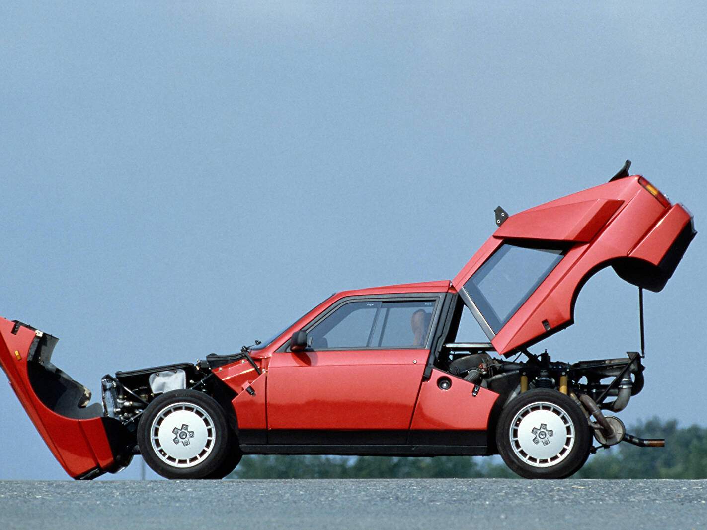 Lancia Delta S4 Stradale (831) (1985-1988),  ajouté par fox58