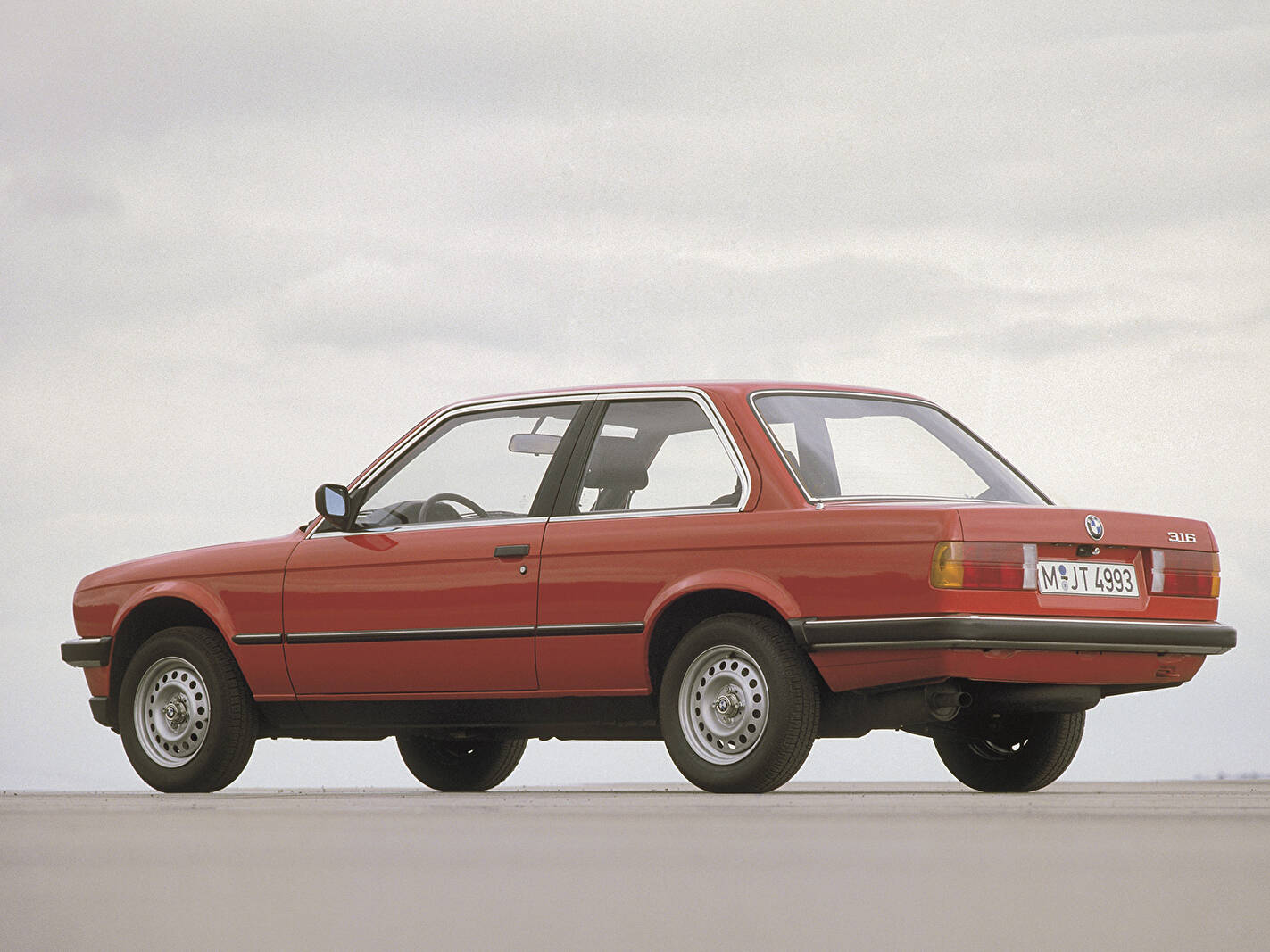 BMW 316 (E30) (1982-1988),  ajouté par fox58