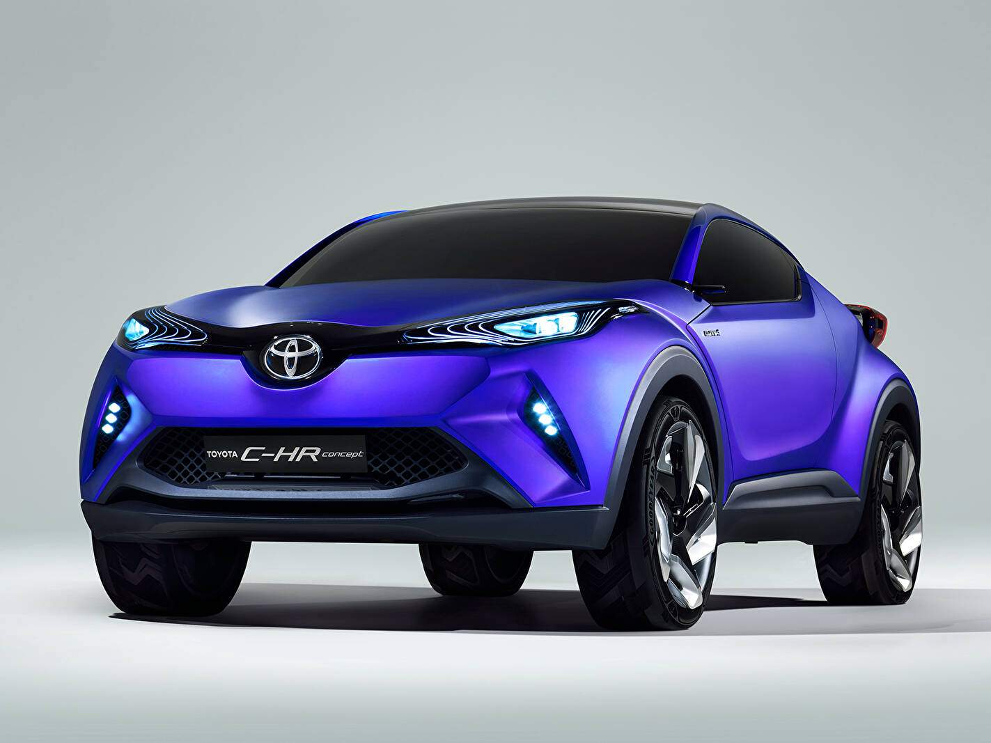 Toyota C-HR Concept (2014),  ajouté par fox58