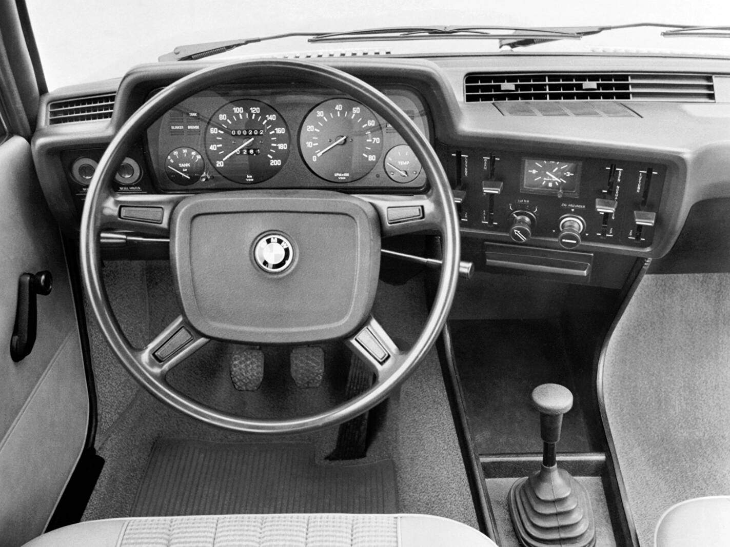 BMW 315 (E21) (1981-1983),  ajouté par fox58