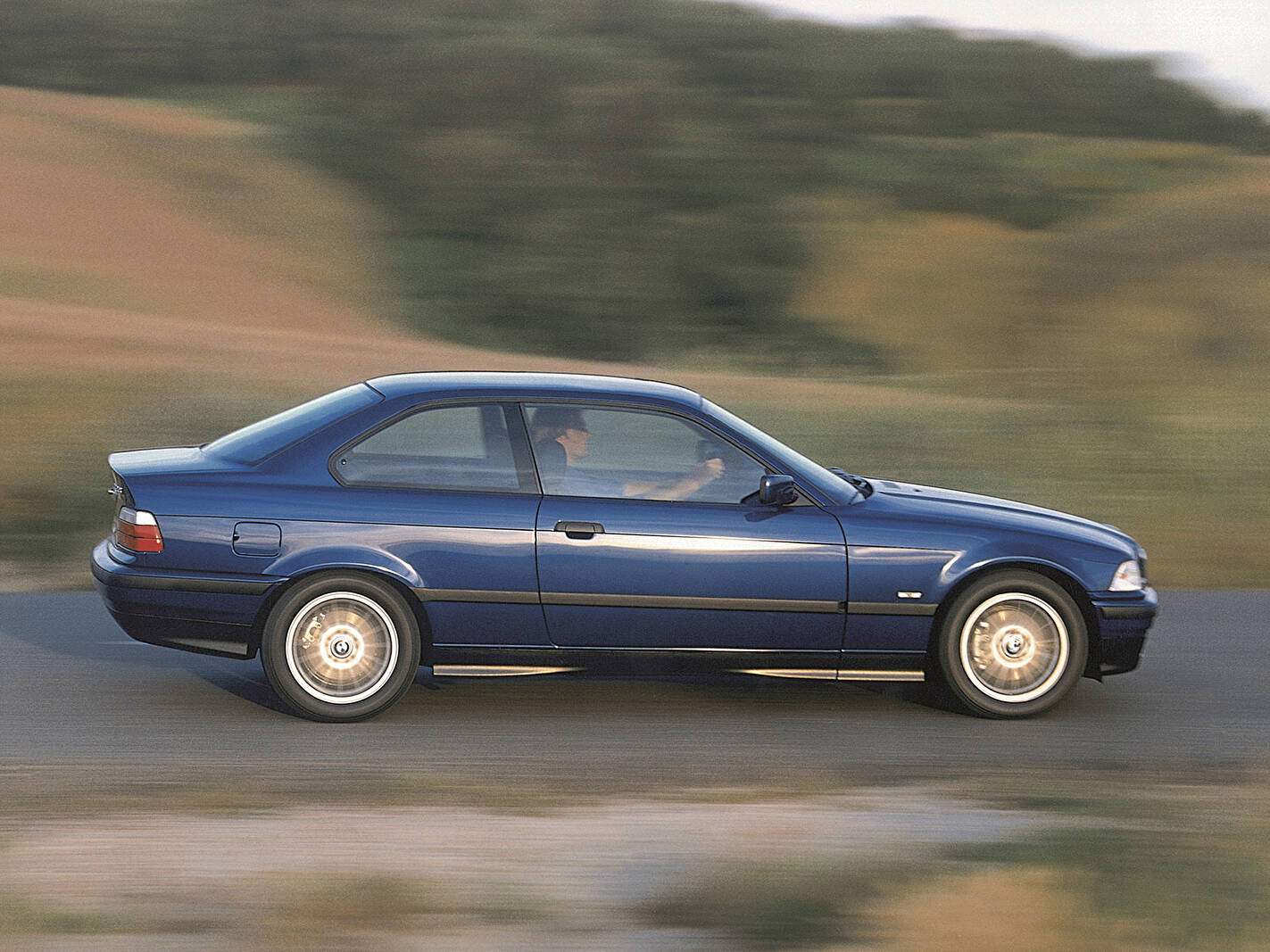 BMW 316i Coupé (E36) (1993-1999),  ajouté par fox58