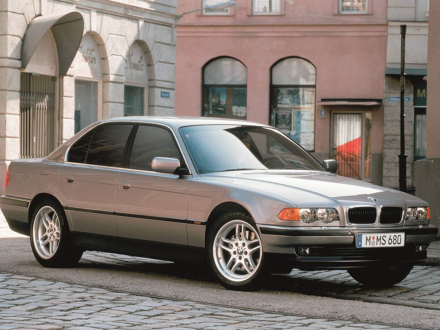 BMW 740i (E38) (1996-2001),  ajouté par fox58