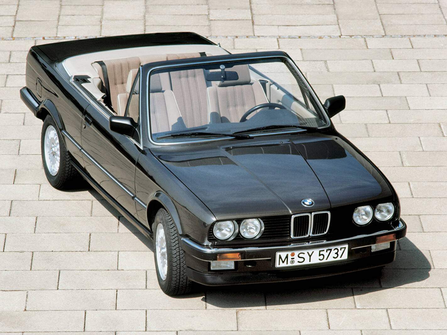 BMW 325i Cabriolet (E30) (1986-1991),  ajouté par fox58