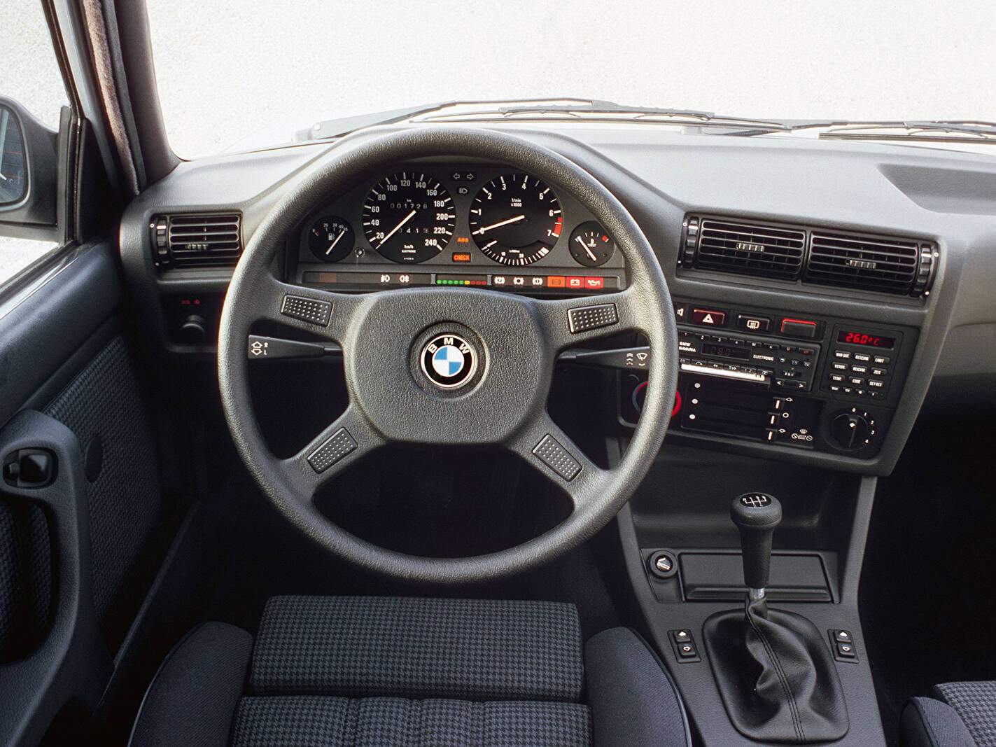 BMW 325i Cabriolet (E30) (1986-1991),  ajouté par fox58