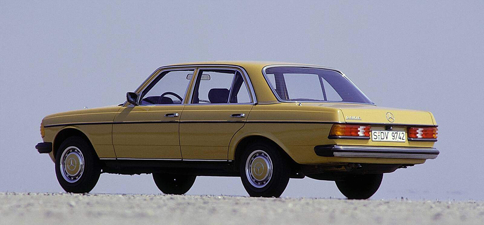Mercedes-Benz 230 E (W124) (1984-1986),  ajouté par fox58