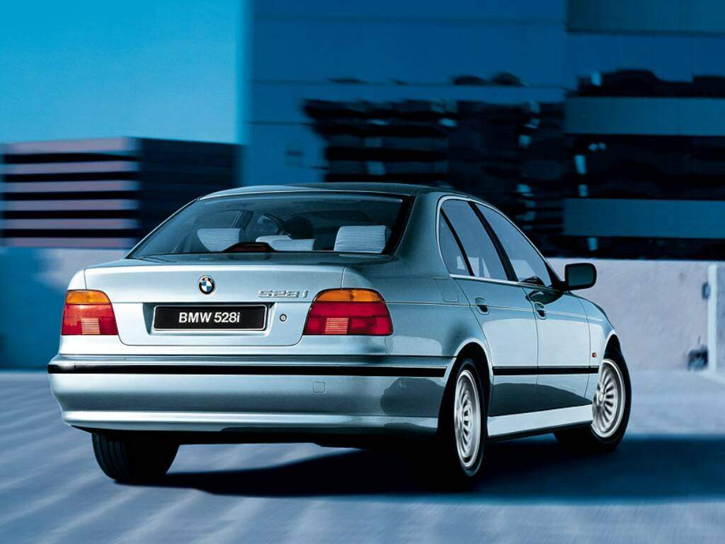BMW 528i (E39) (1995-2000),  ajouté par fox58