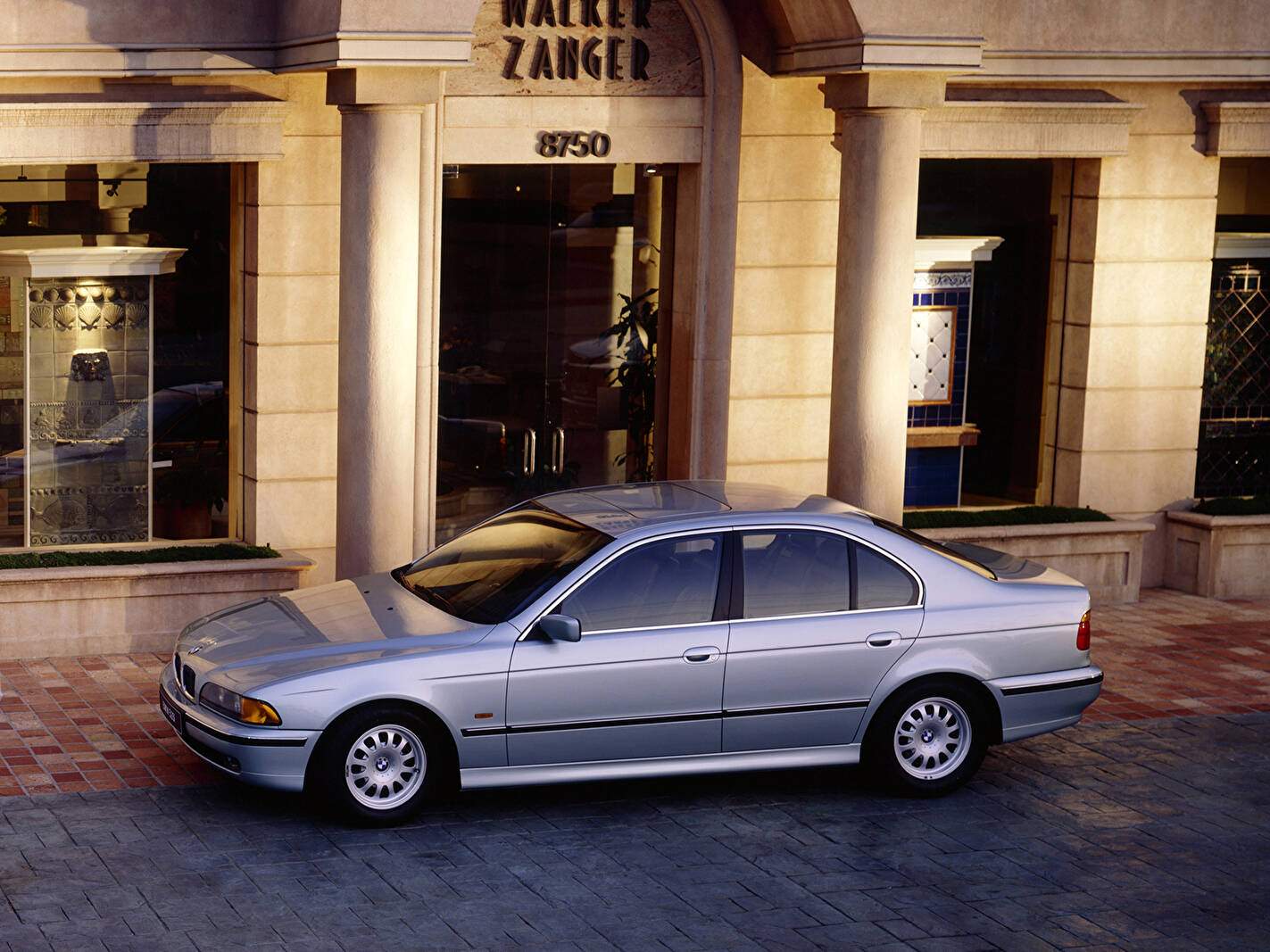 BMW 528i (E39) (1995-2000),  ajouté par fox58