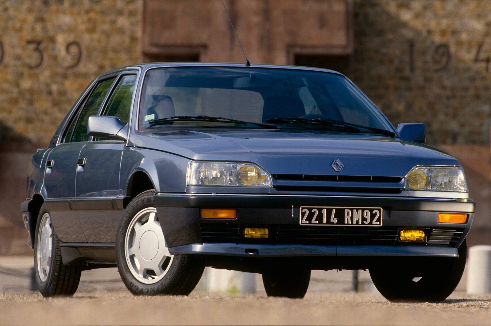 Renault 25 V6 Turbo 180 (1986-1989),  ajouté par fox58