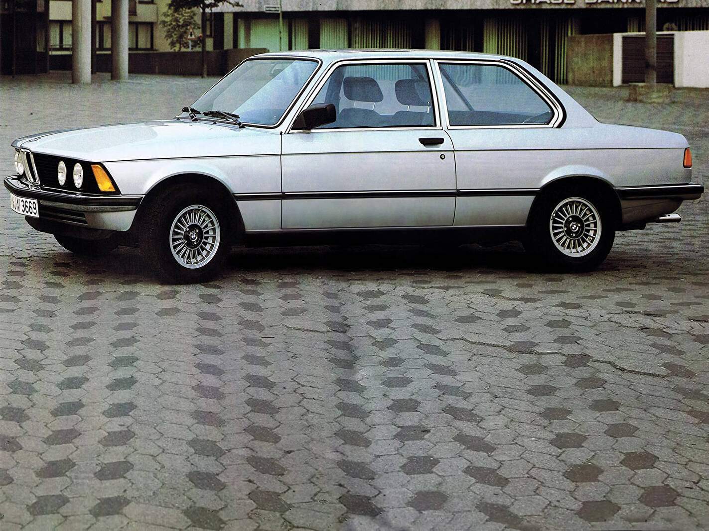 BMW 318 (E21) (1975-1980),  ajouté par fox58