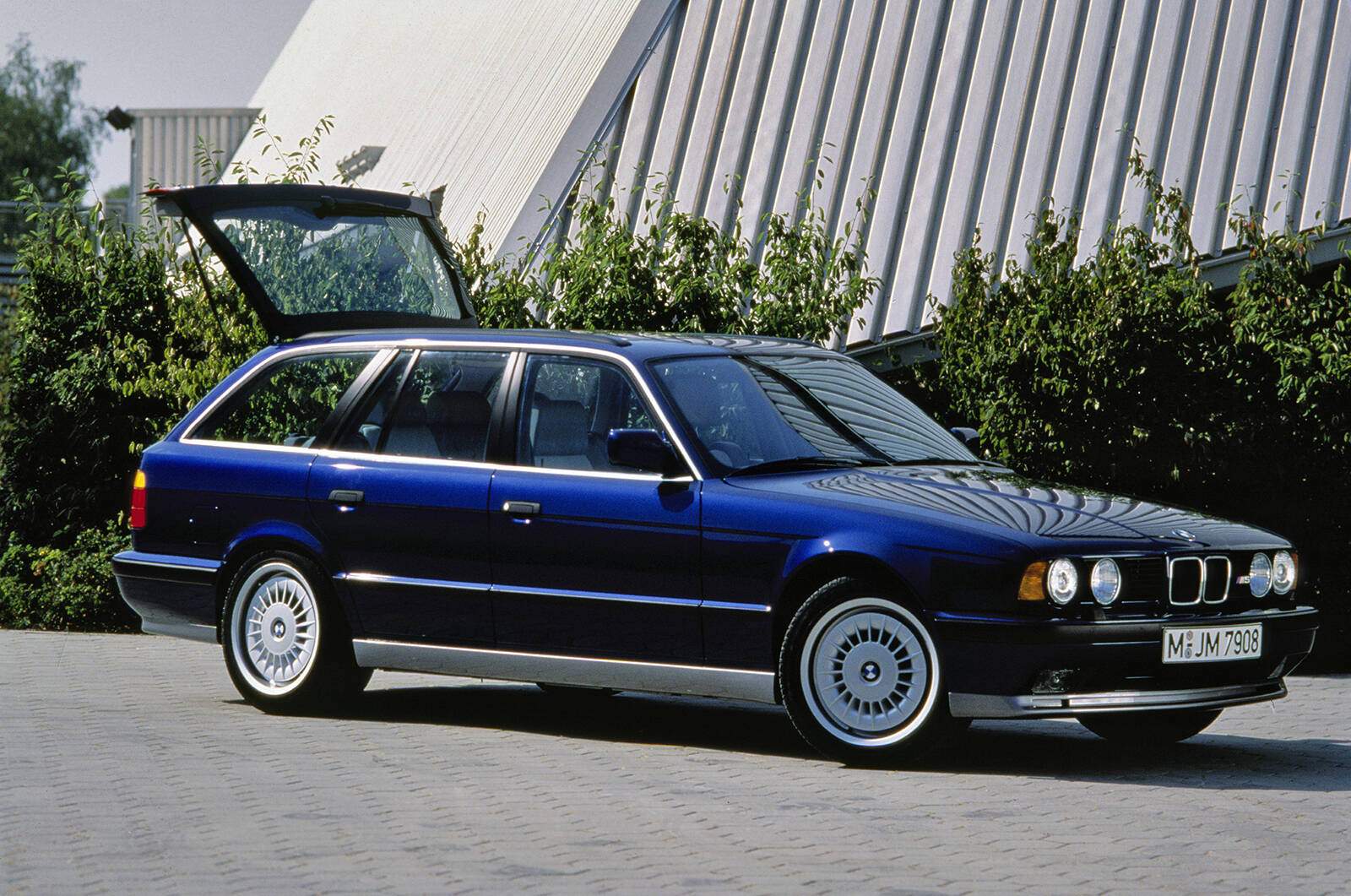 BMW M5 Touring (E34) (1992-1995),  ajouté par fox58