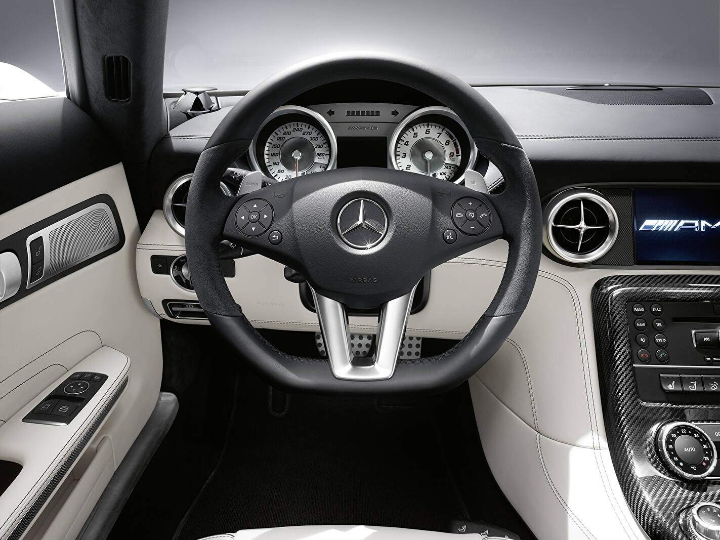 Mercedes-Benz SLS AMG Roadster (2011-2013),  ajouté par fox58