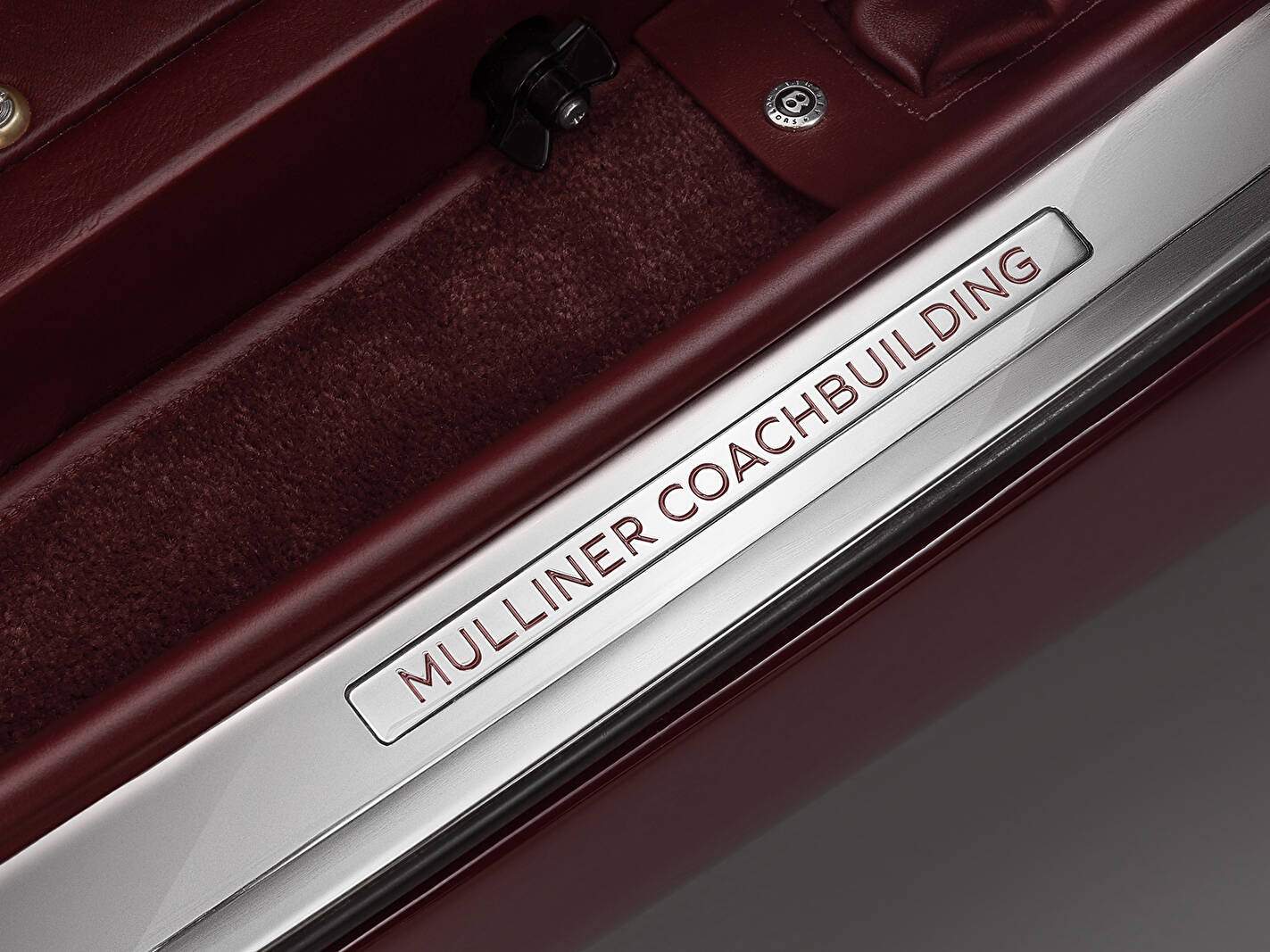 Bentley Corniche Saloon by Mulliner Recreation (2019),  ajouté par fox58