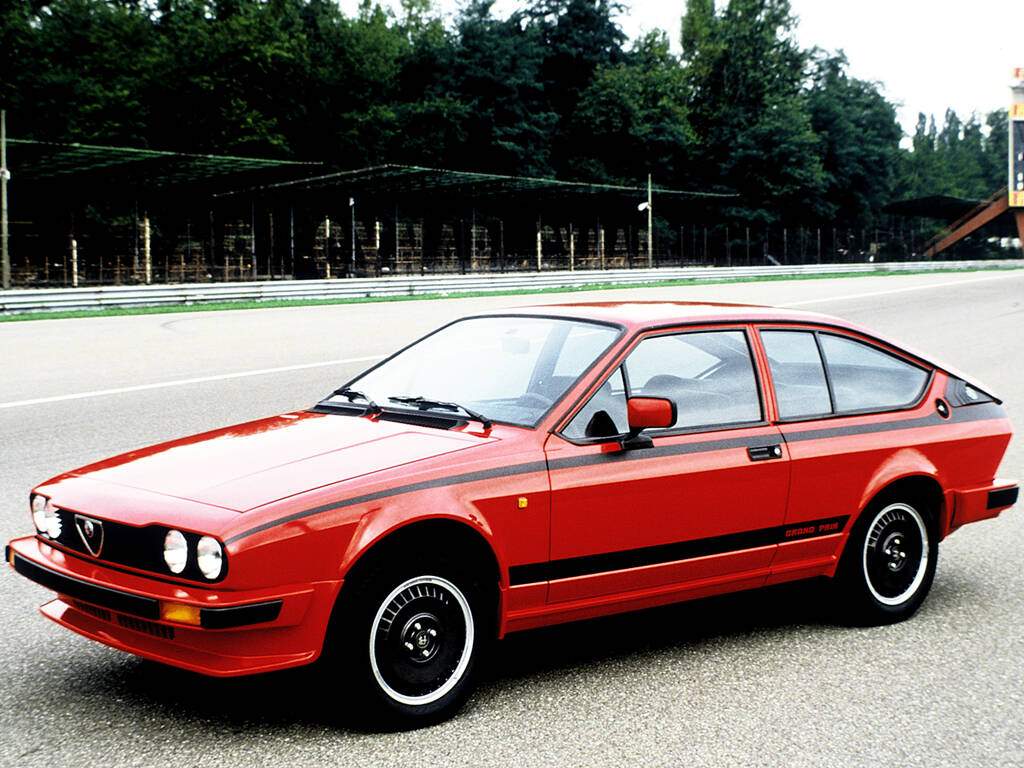 Alfa Romeo Alfetta GTV 2.0 (116) « Grand Prix » (1981-1982),  ajouté par fox58