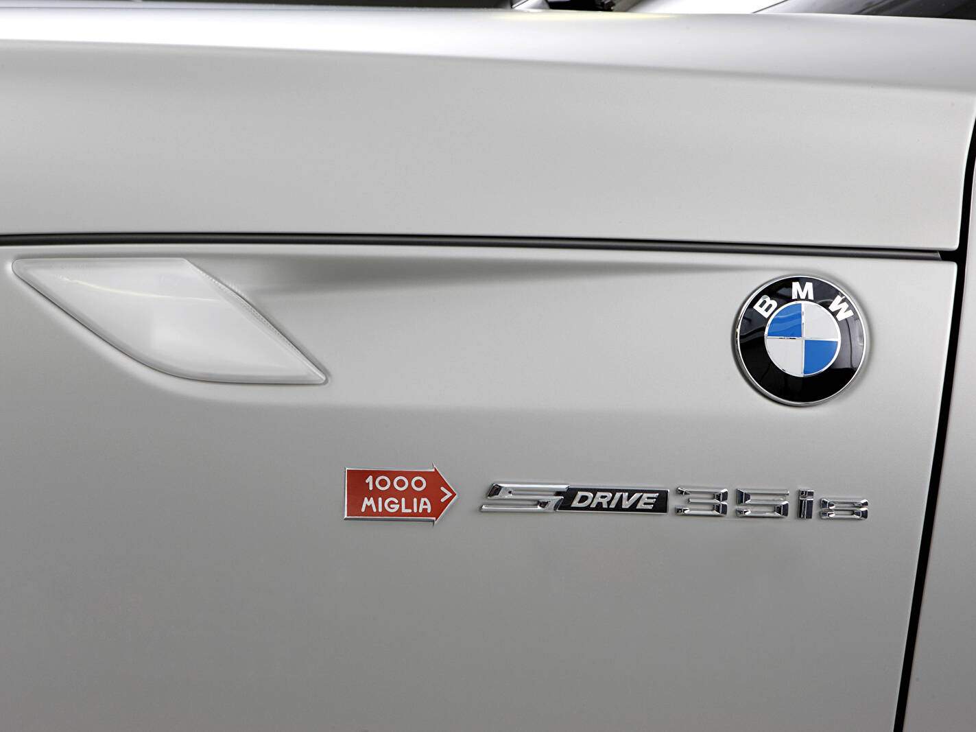BMW Z4 sDrive35is (E89) « Mille Miglia » (2010),  ajouté par fox58