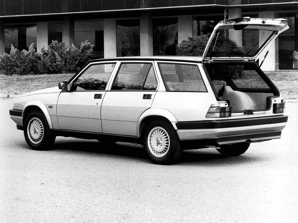 Alfa Romeo 75 Sportwagon (1986),  ajouté par fox58